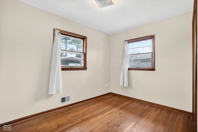 450 S High School Road, Indianapolis, IN 46241