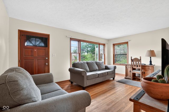 450 S High School Road, Indianapolis, IN 46241