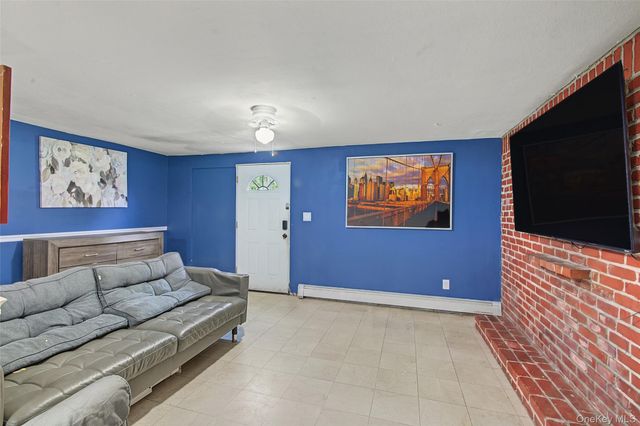 45 Massachusetts Avenue, Bay Shore, NY 11706