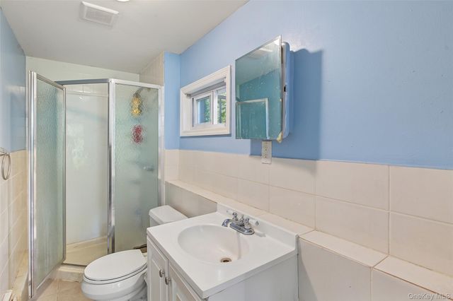 45 Massachusetts Avenue, Bay Shore, NY 11706