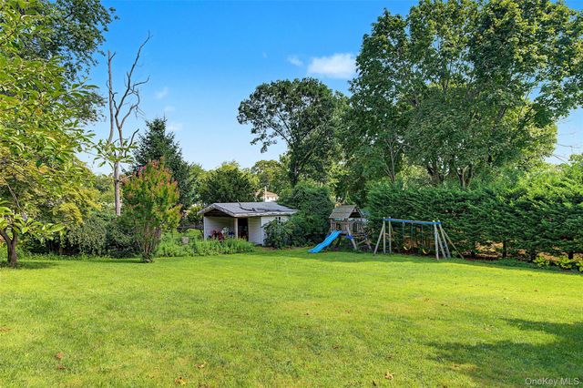 45 Massachusetts Avenue, Bay Shore, NY 11706