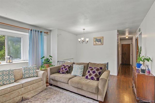 45 Massachusetts Avenue, Bay Shore, NY 11706