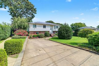 45 Massachusetts Avenue, Bay Shore, NY 11706
