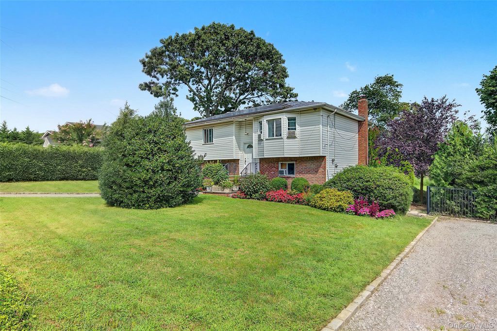45 Massachusetts Avenue, Bay Shore, NY 11706 — photo 2