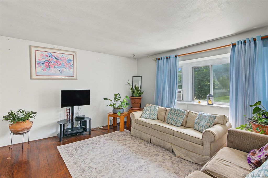 45 Massachusetts Avenue, Bay Shore, NY 11706 — photo 4
