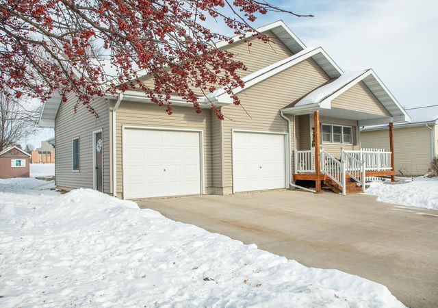 1406 Leitha Terrace, Waverly, IA 50677