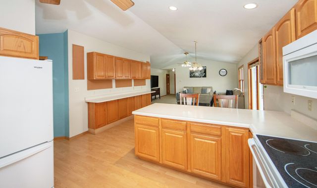 1406 Leitha Terrace, Waverly, IA 50677