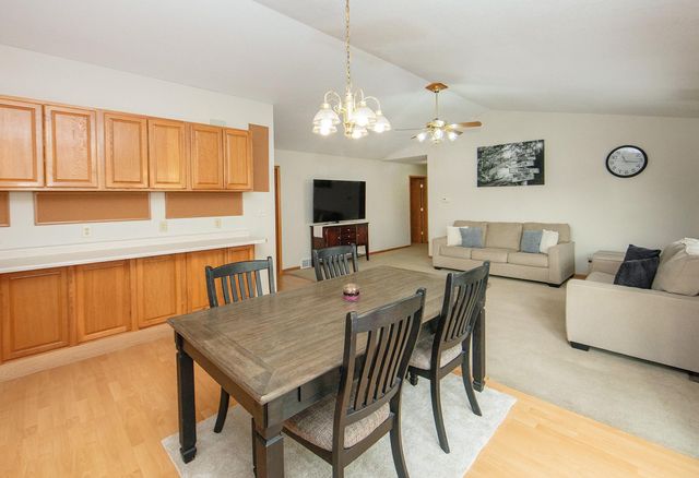 1406 Leitha Terrace, Waverly, IA 50677