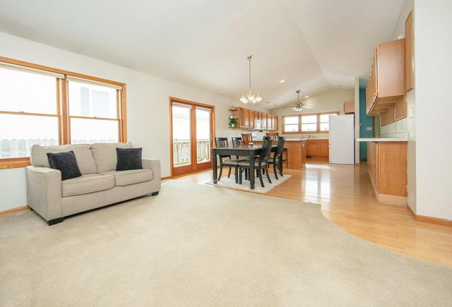 1406 Leitha Terrace, Waverly, IA 50677