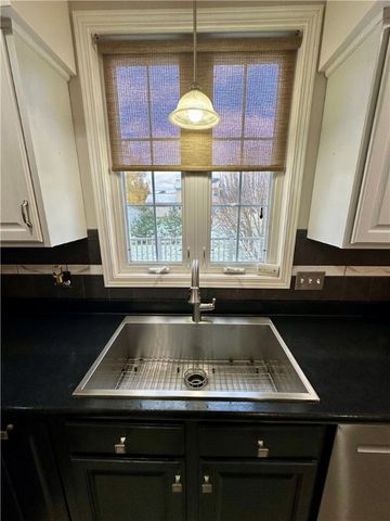 25 Crispin Court, Greece, NY 14612