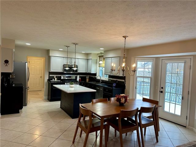 25 Crispin Court, Greece, NY 14612