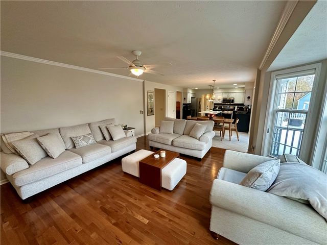 25 Crispin Court, Greece, NY 14612