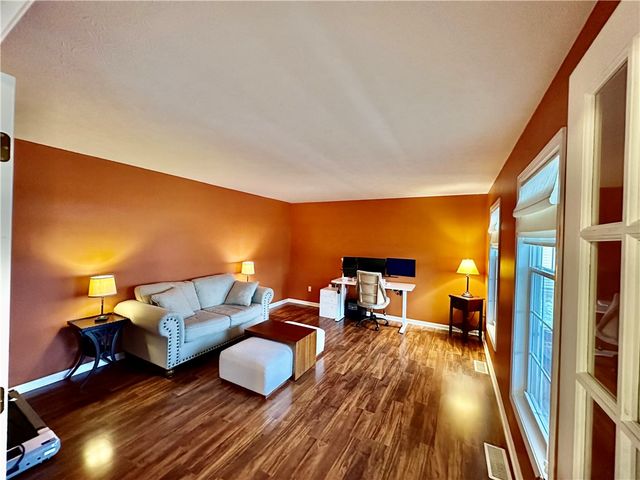 25 Crispin Court, Greece, NY 14612