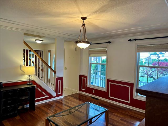 25 Crispin Court, Greece, NY 14612