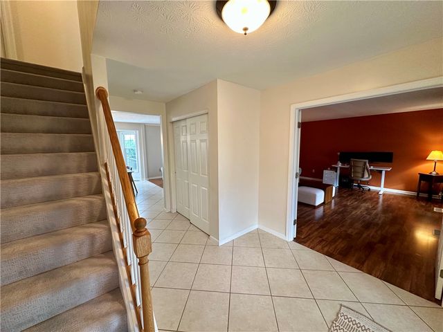 25 Crispin Court, Greece, NY 14612