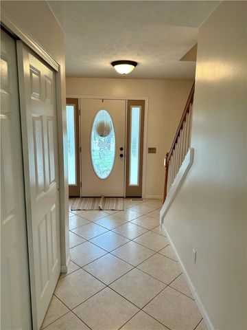 25 Crispin Court, Greece, NY 14612