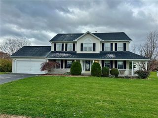 25 Crispin Court, Greece, NY 14612
