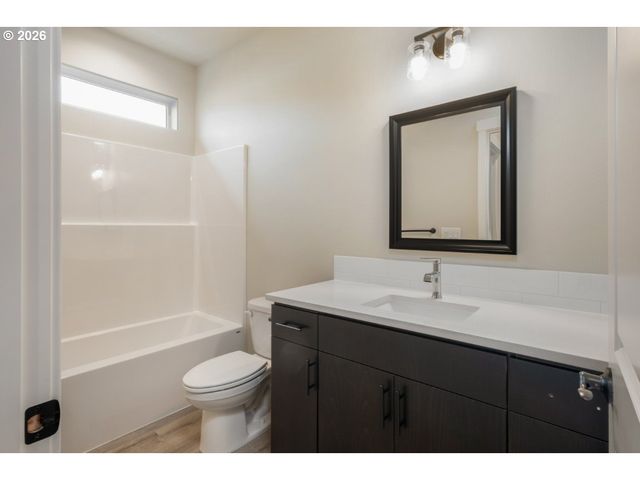 11033 Ne 131ST Ct, Vancouver, WA 98682