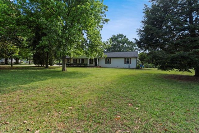 22 Virginia Road, Temple, GA 30179