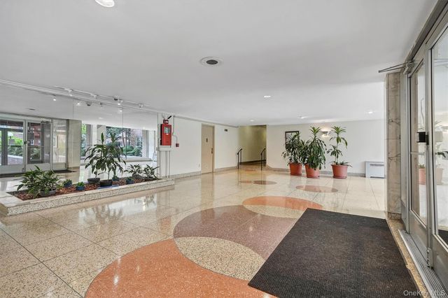 4 Sadore Lane 1-O, Yonkers, NY 10710
