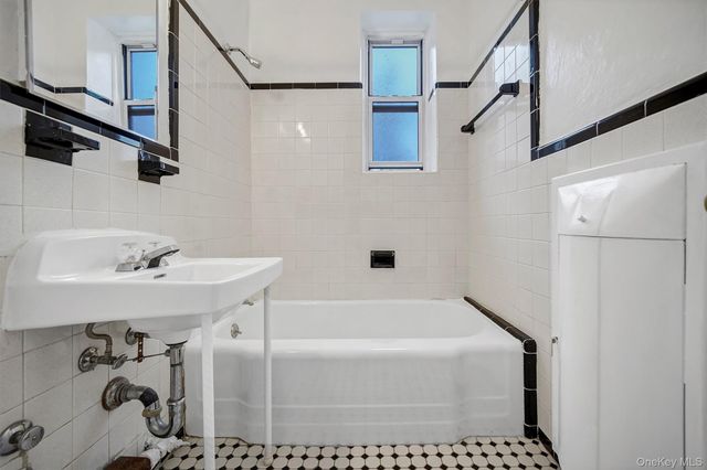 4 Sadore Lane 1-O, Yonkers, NY 10710