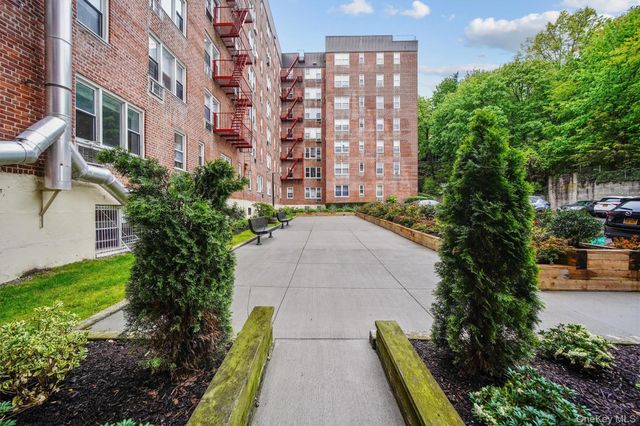 4 Sadore Lane 1-O, Yonkers, NY 10710