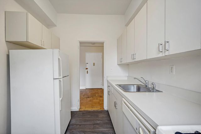 4 Sadore Lane 1-O, Yonkers, NY 10710