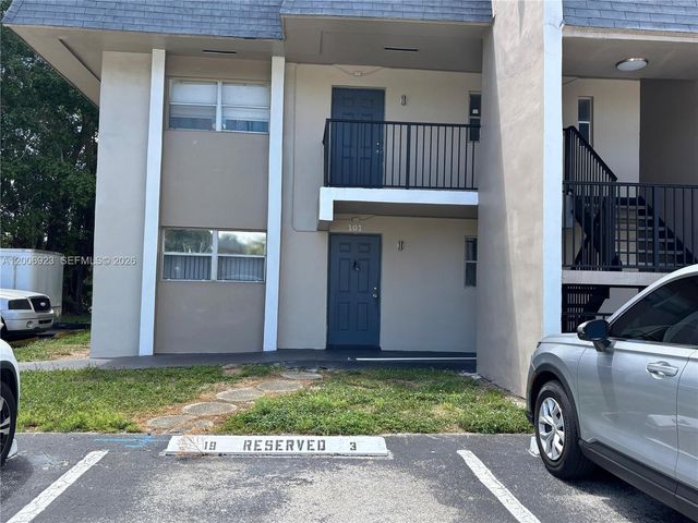 8060 Fairview Drive 101, Tamarac, FL 33321