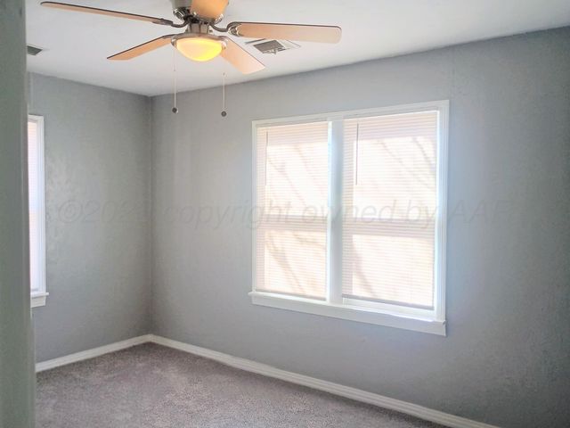 407 Morse Avenue, Stinnett, TX 79083