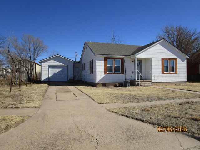 407 Morse Avenue, Stinnett, TX 79083