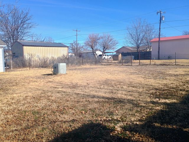 407 Morse Avenue, Stinnett, TX 79083