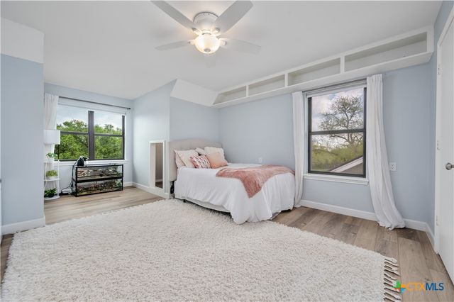330 Live Oak Hills Court, San Marcos, TX 78666