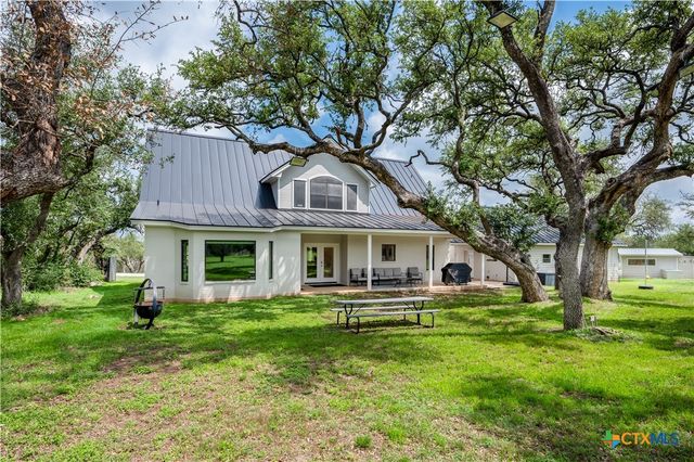 330 Live Oak Hills Court, San Marcos, TX 78666