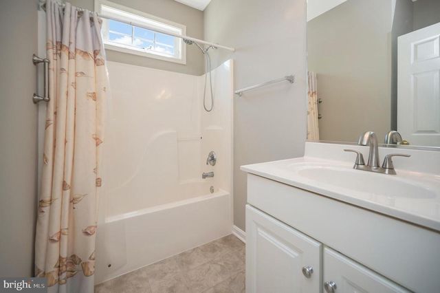 209 SAND TRAP LN, Locust Grove, VA 22508