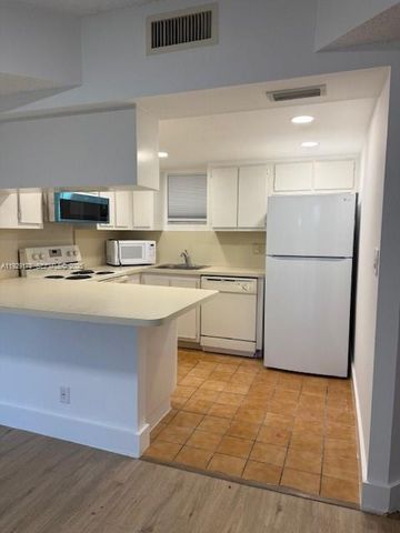 8290 Lake Dr 531, Doral, FL 33166