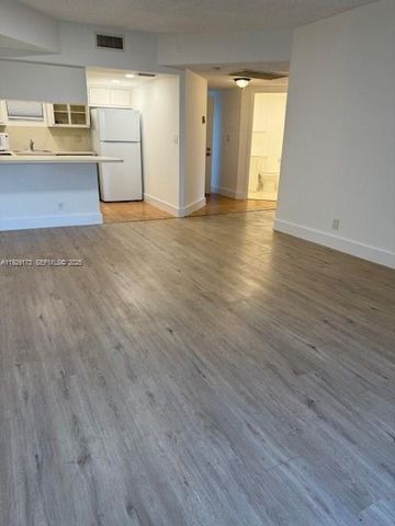 8290 Lake Dr 531, Doral, FL 33166