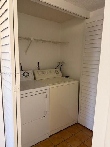 8290 Lake Dr 531, Doral, FL 33166