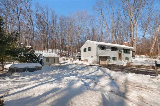 73 Westwood Drive, Cumberland, RI 02864