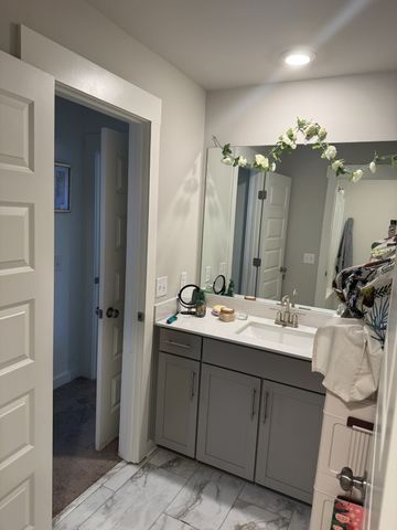 1100 Pebble Run Rd, Hendersonville, TN 37075