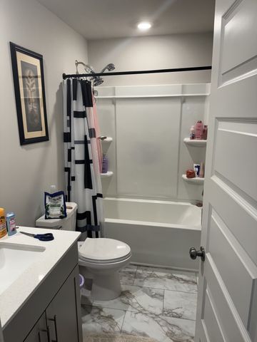 1100 Pebble Run Rd, Hendersonville, TN 37075