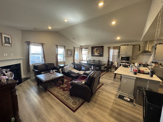 1100 Pebble Run Rd, Hendersonville, TN 37075