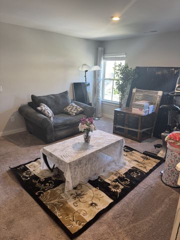 1100 Pebble Run Rd, Hendersonville, TN 37075