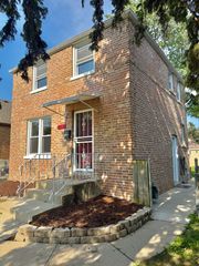 2003 S 24th Avenue, Broadview, IL 60155