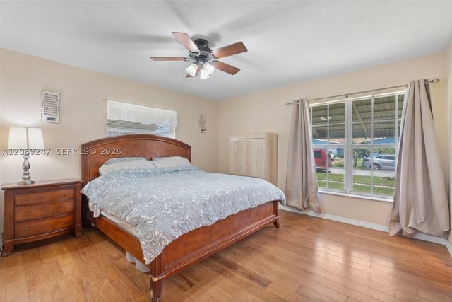 6840 SW 10th Ct, North Lauderdale, FL 33068