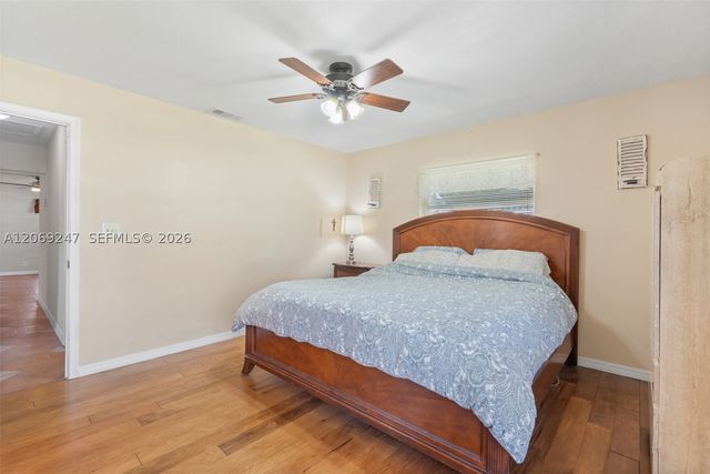 6840 SW 10th Ct, North Lauderdale, FL 33068