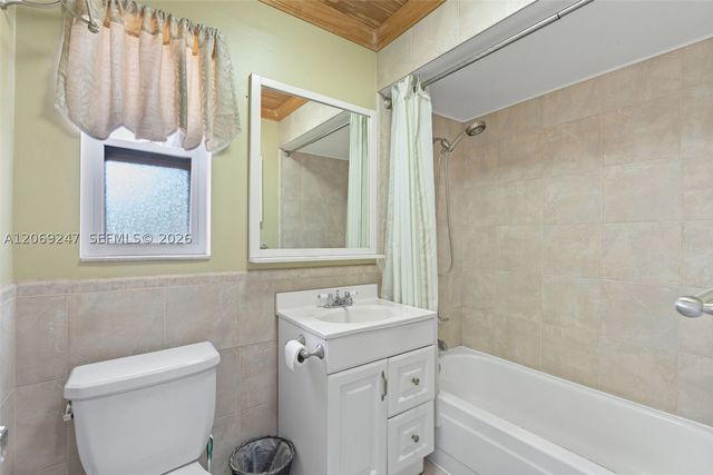 6840 SW 10th Ct, North Lauderdale, FL 33068