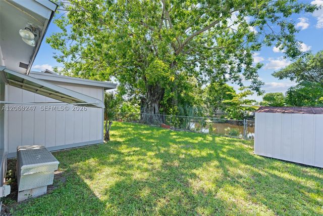 6840 SW 10th Ct, North Lauderdale, FL 33068