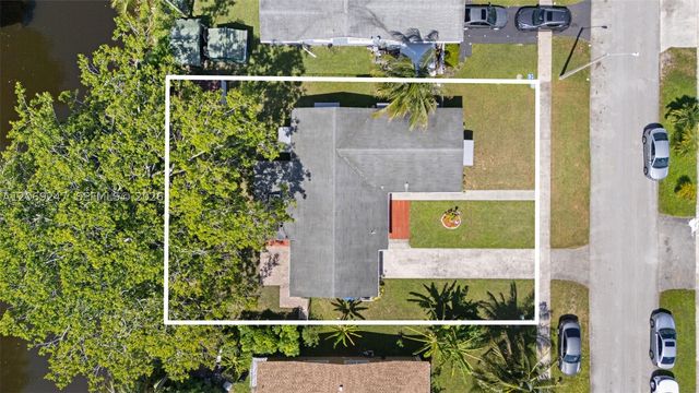 6840 SW 10th Ct, North Lauderdale, FL 33068