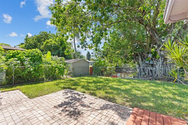 6840 SW 10th Ct, North Lauderdale, FL 33068