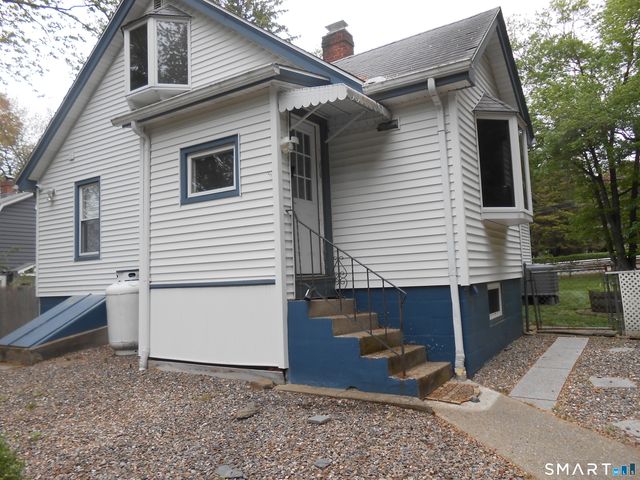 240 Derby Avenue, Orange, CT 06477